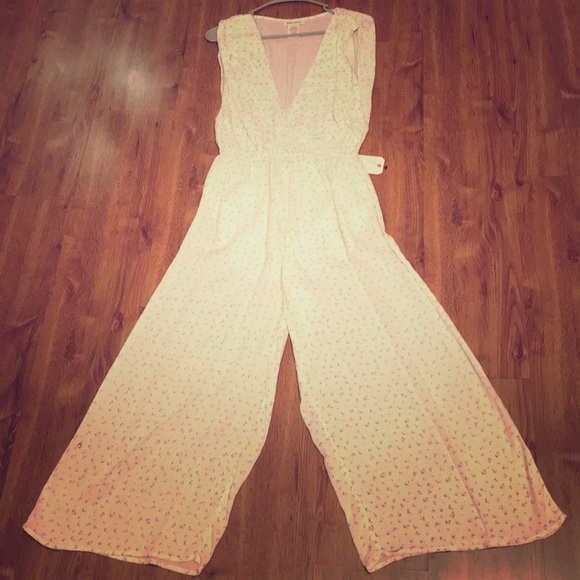 Other - Billabong Bone White Roses Sleeveless Jumpsuit M